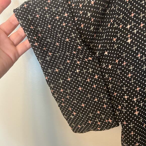 Cabi Swiss Dot Semi Sheer Black Short Sleeve Blouse # 239 size Medium - Picture 5 of 9